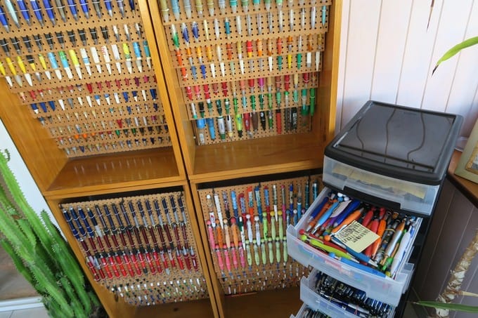 Rangements stylés pour stylos.